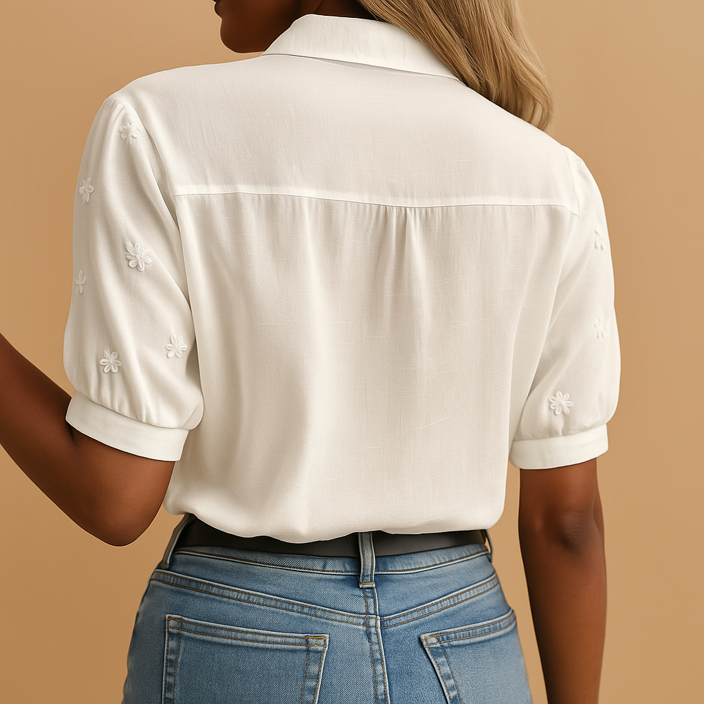 Lise – Hvid Bluse i Tidløst Design