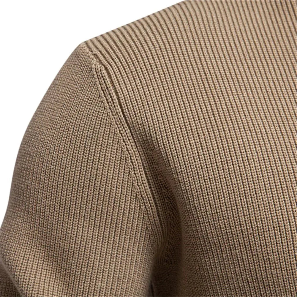 Konrad Stilfuld herrepullover med knapdesign